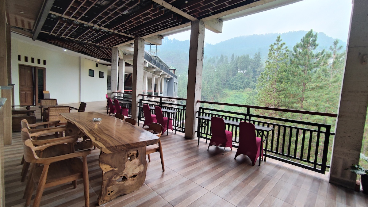 Soeselo Waras Bregas 2D1N (Sun Q Ta Hotel & Resort)