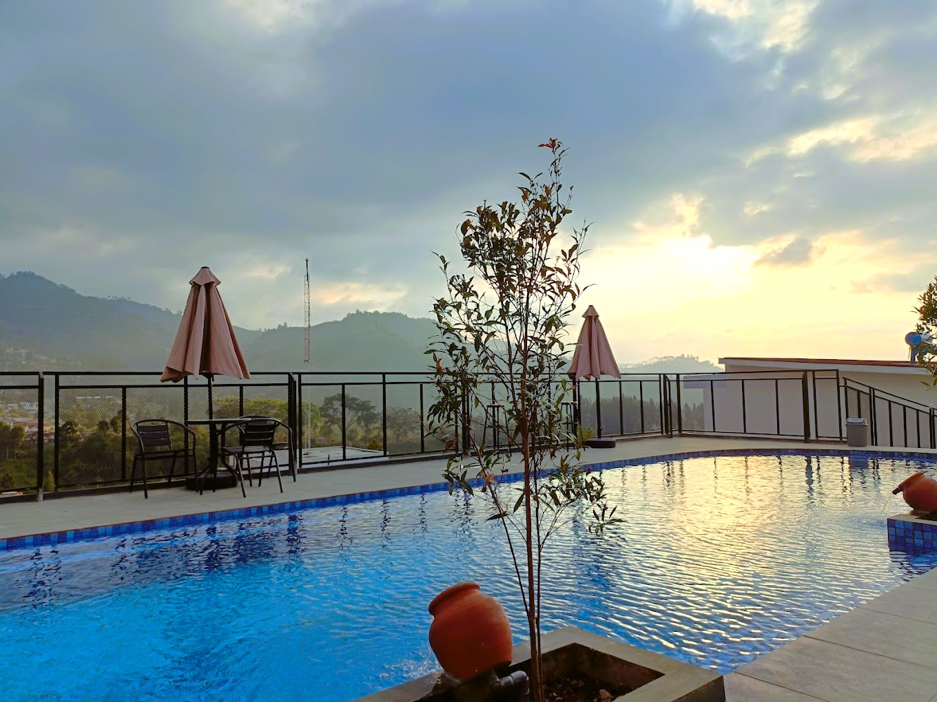 Soeselo Sadina Hidroterapi (Anrhez Hotel & Resto)